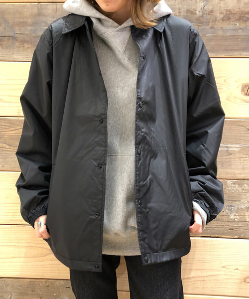 GREEN BOWL（グリーンボウル）の「GREEN BOWL Nylon Coach Jacket(Embroidery)/グリーンボウル 刺繍 ナイロン コーチジャケット（ナイロンジャケット・メンズ・チャコールグレー/ブルー/グリーン/ブラック/ネイビー・M/L）」の2枚目の写真