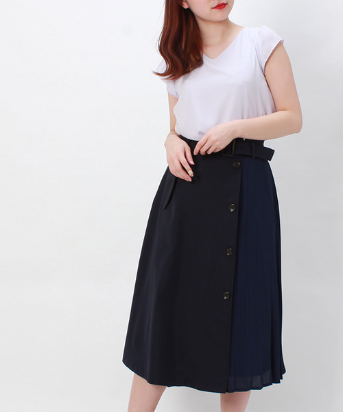 TRUDEA(トルディア)の「ソフトVネック フレンチスリーブブラウス(シャツ/ブラウス・レディース・イエロー/ホワイト×ブルー/ベージュ/ラベンダー/ホワイト系その他/ホワイト/ブルー/ホワイト×ブラック・MEDIUM/LARGE/SMALL)」の16枚目の写真