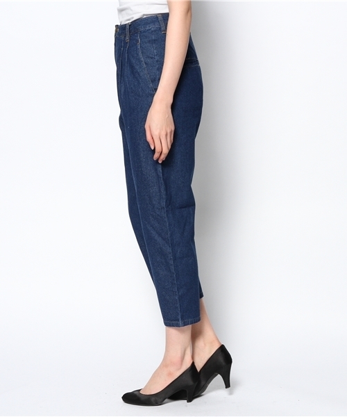 mystic（ミスティック）の「タックデニムパンツ（デニムパンツ・レディース・ブルー/ライトブルー・2/1）」の11枚目の写真