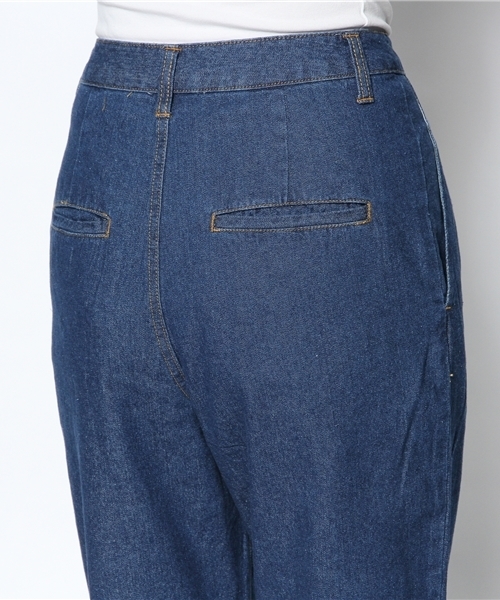 mystic（ミスティック）の「タックデニムパンツ（デニムパンツ・レディース・ブルー/ライトブルー・2/1）」の8枚目の写真