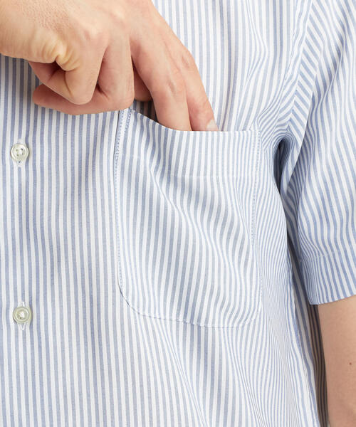 green label relaxing（グリーンレーベルリラクシング）の「A PLUSｽﾘﾑ ﾅﾛｰ ストライプ SBDｸﾚﾘｯｸ 半袖 シャツ ＜機能性生地 / 吸水速乾＞（シャツ/ブラウス・メンズ・コバルトブルー/ライム・MEDIUM/LARGE/X-LARGE/SMALL）」の9枚目の写真