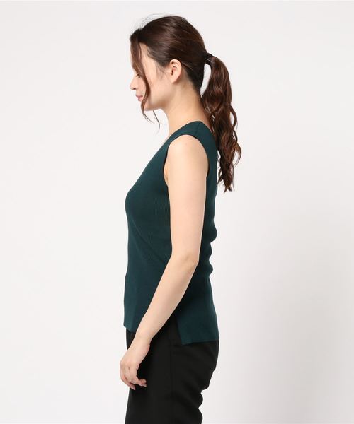 journal standard L'essage(ジャーナルスタンダードレサージュ)の「SAMBAノースリーブプルオーバー(Tシャツ/カットソー・レディース・ベージュ/ネイビー/グリーン・FREE)」の4枚目の写真