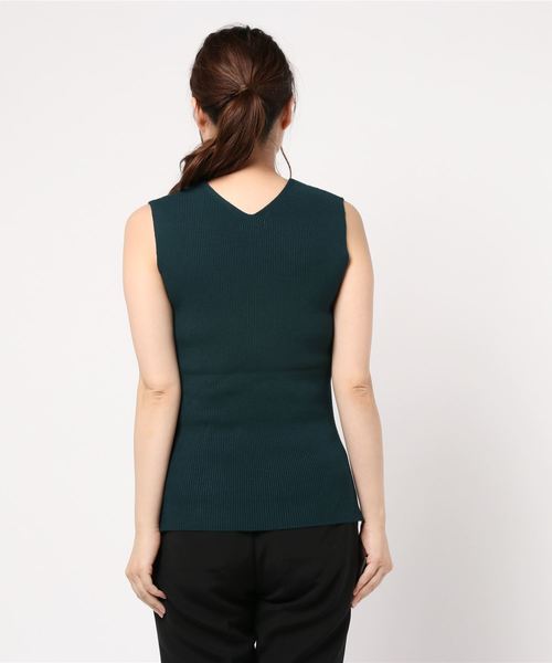 journal standard L'essage(ジャーナルスタンダードレサージュ)の「SAMBAノースリーブプルオーバー(Tシャツ/カットソー・レディース・ベージュ/ネイビー/グリーン・FREE)」の5枚目の写真