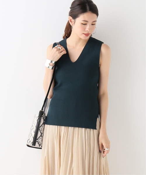journal standard L'essage(ジャーナルスタンダードレサージュ)の「SAMBAノースリーブプルオーバー(Tシャツ/カットソー・レディース・ベージュ/ネイビー/グリーン・FREE)」の2枚目の写真
