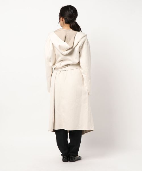 DouDou(ドゥドゥ)の「ビッグフーディーコート(その他アウター・レディース・ブラウン/オフホワイト・FREE)」の5枚目の写真