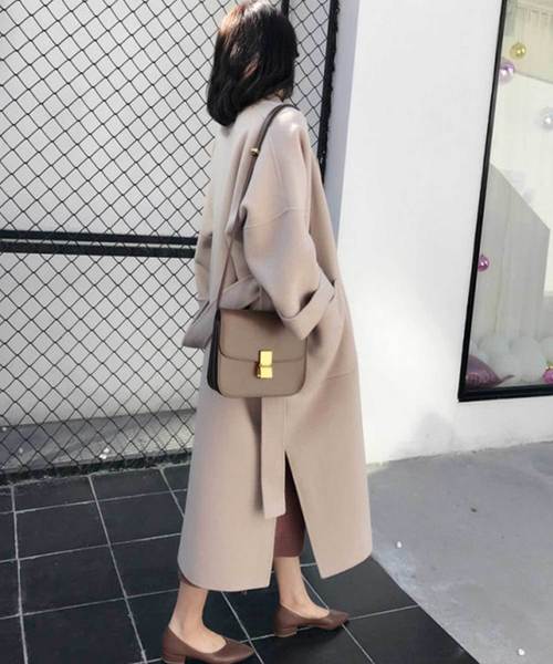 Doula Doula(ドゥーラドゥーラ)の「サイドスリット オーバーサイズ チェスターコート(チェスターコート・レディース・ブラック/ブラウン/ベージュ/グリーン/イエロー/キャメル/カーキ/チャコールグレー/ダークブラウン/ブルーグレー・M/L/XL)」の17枚目の写真