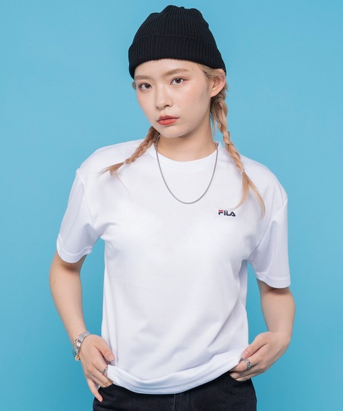 FILA(フィラ)の「FILA フィラ 吸汗速乾 ワンポイント ブランド ロゴ 刺繍 クルーネック 半袖 Tシャツ(Tシャツ/カットソー・レディース・ブラック/ネイビー/サックスブルー/ピンク/ホワイト/ブルー系その他3/ピンク系その他/ブルー系その他/ブラック系その他/ホワイト系その他/ブラック系/ホワイト系/ネイビー系・M/L/LL)」の4枚目の写真
