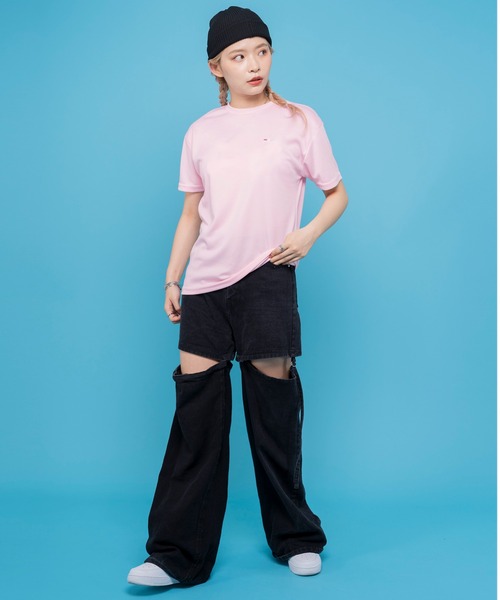 FILA(フィラ)の「FILA フィラ 吸汗速乾 ワンポイント ブランド ロゴ 刺繍 クルーネック 半袖 Tシャツ(Tシャツ/カットソー・レディース・ブラック/ネイビー/サックスブルー/ピンク/ホワイト/ブルー系その他3/ピンク系その他/ブルー系その他/ブラック系その他/ホワイト系その他/ブラック系/ホワイト系/ネイビー系・M/L/LL)」の18枚目の写真