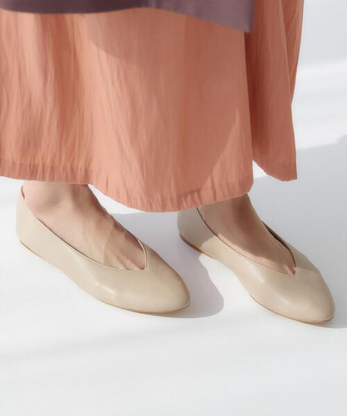 green label relaxing（グリーンレーベルリラクシング）の「◆FFC ラウンド Vカット フラットシューズ(1.0cmヒール)（その他シューズ・レディース・ゴールド/ブラック/ホワイト/ベージュ・22cm/25cm/23.5cm/22.5cm/23cm/24.5cm/24cm）」の4枚目の写真