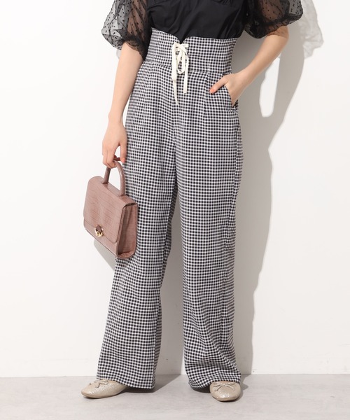 one after another NICE CLAUP(ワンアフターアナザーナイスクラップ)の「【Web限定】サスペンダー付きレースアップパンツ(その他パンツ・レディース・ブラウン/オフホワイト/ブラック系その他/ブルー系その他・FREE)」の1枚目の写真