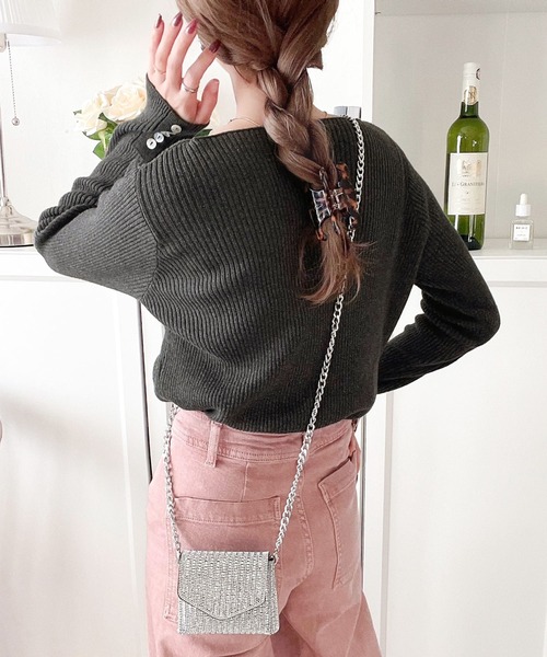 classicalelf(クラシカルエルフ)の「柔らか綿100%。袖ボタンミドル丈ボートネックニット(ニット/セーター・レディース・チャコールグレー/ブラック/ベージュ/アイボリー/杢グレー/モカ/ライトグリーン/ライトグレー/ネイビー・MEDIUM/LARGE/X-LARGE/XX-LARGE/SMALL)」の17枚目の写真