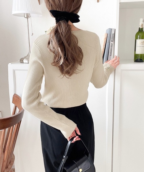 classicalelf(クラシカルエルフ)の「柔らか綿100%。袖ボタンミドル丈ボートネックニット(ニット/セーター・レディース・チャコールグレー/ブラック/ベージュ/アイボリー/杢グレー/モカ/ライトグリーン/ライトグレー/ネイビー・MEDIUM/LARGE/X-LARGE/XX-LARGE/SMALL)」の12枚目の写真