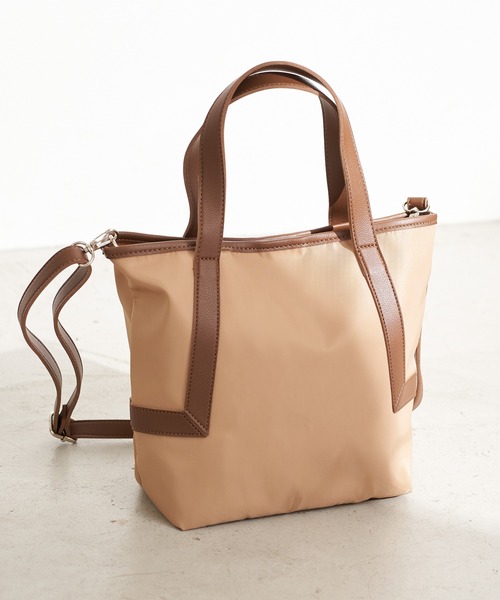 earth music&ecology（アースミュージックアンドエコロジー）の「切り替え2Wayトートバッグ　＊（トートバッグ・レディース・ネイビー/クリーム/ベージュ・FREE）」の2枚目の写真