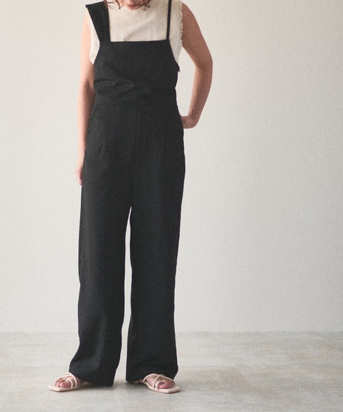 natural couture(ナチュラルクチュール)の「【大人ナチュ】アシメストラップサロペット(サロペット/オーバーオール・レディース・ブラック/グレイッシュベージュ・SMALL/MEDIUM/LARGE)」の17枚目の写真