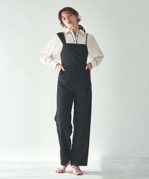natural couture(ナチュラルクチュール)の「【大人ナチュ】アシメストラップサロペット(サロペット/オーバーオール・レディース・ブラック/グレイッシュベージュ・SMALL/MEDIUM/LARGE)」の8枚目の写真