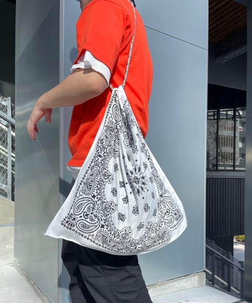 HAV-A-HANK(ハバハンク )の「【HAV-A-HANK/ハバハンク】ロープショルダー付バンダナバッグ(トートバッグ・メンズ・ブルー/ブラック/ホワイト・ONE SIZE)」の5枚目の写真