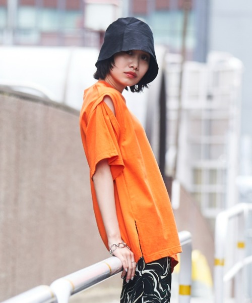 VACANCY（ヴァカンシー）の「マルチ2wayハーフスリーブTシャツ（Tシャツ/カットソー・レディース・ホワイト/チャコールグレー/オレンジ/ブルー・FREE）」の22枚目の写真