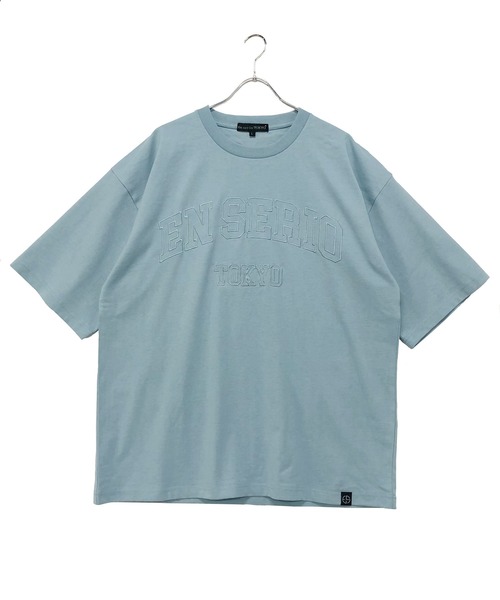 En serio TOKYO(エンソリオトーキョー)の「同色刺繍 アーチロゴ ルーズシルエット Tシャツ(Tシャツ/カットソー・メンズ・ブラック/オフホワイト/サックスブルー/ラベンダー/オートミール/グレイッシュベージュ・L/M)」の5枚目の写真