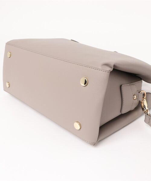 NATURAL BEAUTY BASIC（ナチュラルビューティーベーシック）の「サイドアップショルダー（ショルダーバッグ・レディース・ベージュ/グレー/マスタード・ﾌﾘ-）」の6枚目の写真