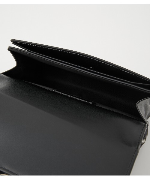 AZUL by moussy(アズールバイマウジー)の「BELT DESIGN WALLET BAG/ベルトデザインウォレットバッグ(ショルダーバッグ・レディース・ブラック/ライトカーキ/アイボリー・FREE)」の6枚目の写真