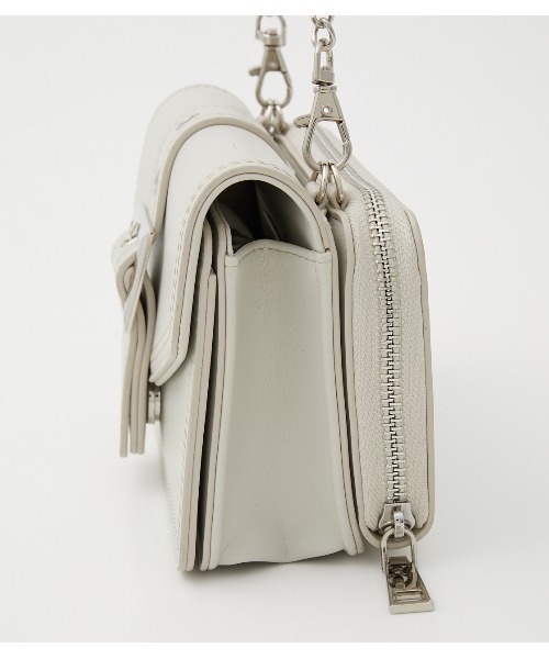 AZUL by moussy(アズールバイマウジー)の「BELT DESIGN WALLET BAG/ベルトデザインウォレットバッグ(ショルダーバッグ・レディース・ブラック/ライトカーキ/アイボリー・FREE)」の8枚目の写真