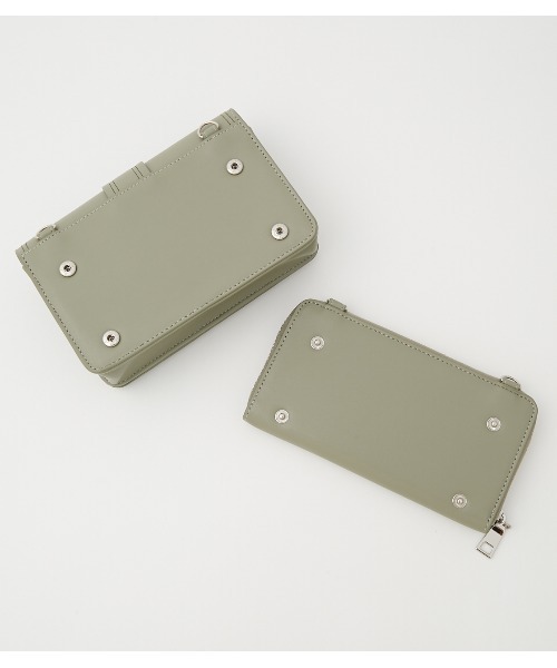 AZUL by moussy(アズールバイマウジー)の「BELT DESIGN WALLET BAG/ベルトデザインウォレットバッグ(ショルダーバッグ・レディース・ブラック/ライトカーキ/アイボリー・FREE)」の5枚目の写真