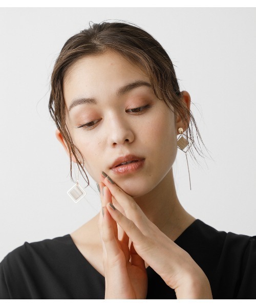 AZUL by moussy（アズールバイマウジー）の「ASYMMETRY MARBLE EARRINGS/アシンメトリーマーブルイヤリング（ピアス（両耳用）・レディース・ブラック系その他/ブラウン系その他/ベージュ系その他・FREE）」の20枚目の写真