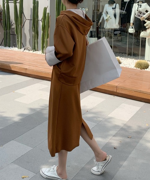 Diosfront（ディオスフロント）の「オーバーサイズパーカー+センタースリットスカートセットアップ（セットアップ・レディース・ブラウン/キャメル/スモークピンク/チャコールグレー/ブラック/ベージュ/ブルー・M/L/XL）」の6枚目の写真