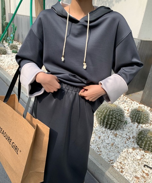 Diosfront（ディオスフロント）の「オーバーサイズパーカー+センタースリットスカートセットアップ（セットアップ・レディース・ブラウン/キャメル/スモークピンク/チャコールグレー/ブラック/ベージュ/ブルー・M/L/XL）」の3枚目の写真