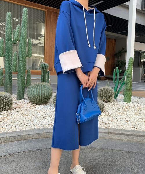 Diosfront（ディオスフロント）の「オーバーサイズパーカー+センタースリットスカートセットアップ（セットアップ・レディース・ブラウン/キャメル/スモークピンク/チャコールグレー/ブラック/ベージュ/ブルー・M/L/XL）」の8枚目の写真