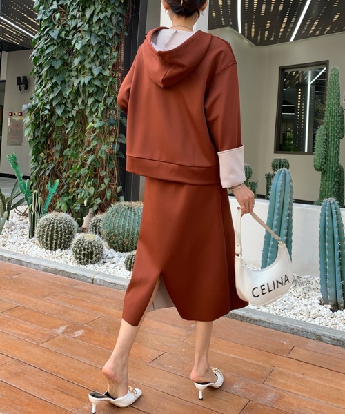 Diosfront（ディオスフロント）の「オーバーサイズパーカー+センタースリットスカートセットアップ（セットアップ・レディース・ブラウン/キャメル/スモークピンク/チャコールグレー/ブラック/ベージュ/ブルー・M/L/XL）」の15枚目の写真