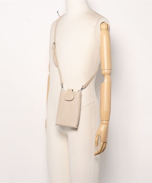 VitaFelice(ヴィータフェリーチェ)の「スマホスクエアミニショルダーバッグ(ショルダーバッグ・レディース・ブラック/ベージュ/ブラウン/レッド/ブルー系その他・FREE)」の6枚目の写真