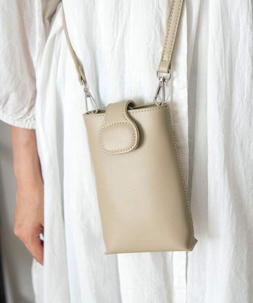 VitaFelice(ヴィータフェリーチェ)の「スマホスクエアミニショルダーバッグ(ショルダーバッグ・レディース・ブラック/ベージュ/ブラウン/レッド/ブルー系その他・FREE)」の4枚目の写真