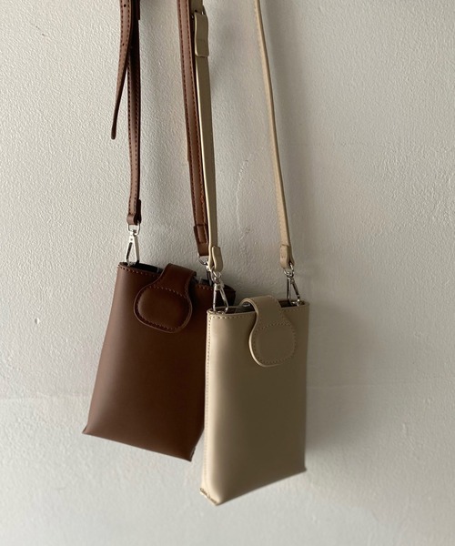 VitaFelice(ヴィータフェリーチェ)の「スマホスクエアミニショルダーバッグ(ショルダーバッグ・レディース・ブラック/ベージュ/ブラウン/レッド/ブルー系その他・FREE)」の3枚目の写真