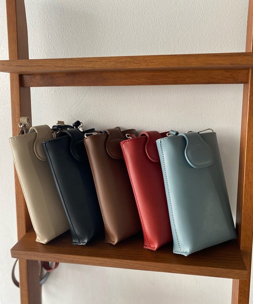 VitaFelice(ヴィータフェリーチェ)の「スマホスクエアミニショルダーバッグ(ショルダーバッグ・レディース・ブラック/ベージュ/ブラウン/レッド/ブルー系その他・FREE)」の19枚目の写真