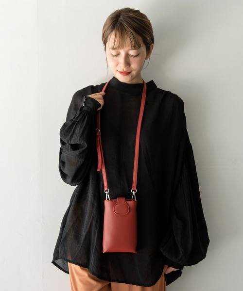 VitaFelice(ヴィータフェリーチェ)の「スマホスクエアミニショルダーバッグ(ショルダーバッグ・レディース・ブラック/ベージュ/ブラウン/レッド/ブルー系その他・FREE)」の15枚目の写真