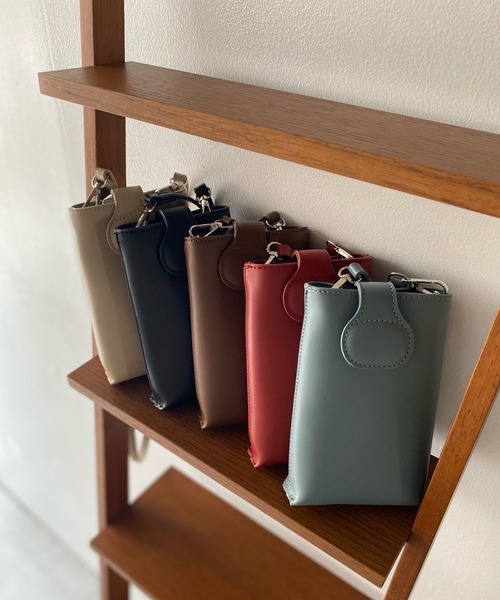 VitaFelice(ヴィータフェリーチェ)の「スマホスクエアミニショルダーバッグ(ショルダーバッグ・レディース・ブラック/ベージュ/ブラウン/レッド/ブルー系その他・FREE)」の13枚目の写真