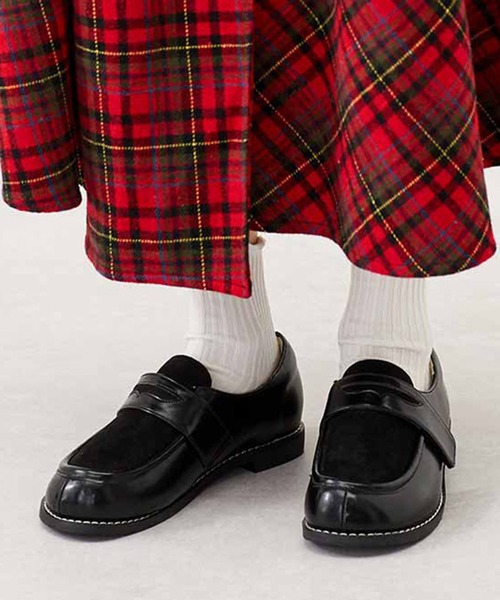 Live in comfort（リブインコンフォート）の「リブ　イン　コンフォート　面ファスナー仕様で甲高幅広さんもうれしい！足まわりゆったりオブリークローファー（ローファー・レディース・ブラウン/ブラック・5/2/3/6/1/4）」の2枚目の写真