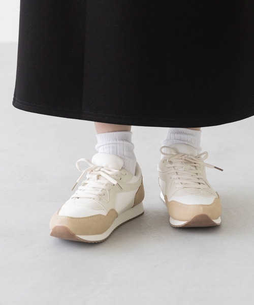 menue（メヌエ）の「コンビネーションスニーカー（スニーカー・レディース・オフホワイト/ブラック/ベージュ系その他・21.5cm/22.5cm/23.5cm/24.5cm/25.5cm/26.5cm）」の2枚目の写真