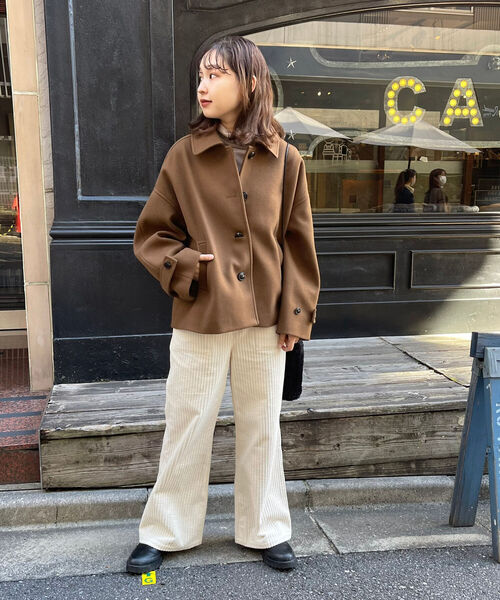 fredy emue(フレディエミュ)の「ショートステンカラーコート(ステンカラーコート・レディース・カーキ/アイボリー/ダークネイビー・38)」の9枚目の写真