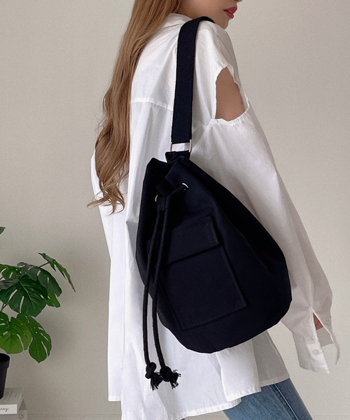 etade（エタード）の「【etade】canvas bucket bag etda22s003（バックパック/リュック・レディース・ブラック/オフホワイト・FREE）」の11枚目の写真