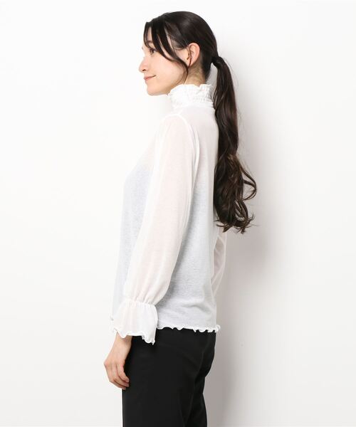 Te chichi(テチチ)の「シャーリングネックシアーカットソー(Tシャツ/カットソー・レディース・ブラック/ベージュ/オフホワイト・フリ-)」の5枚目の写真