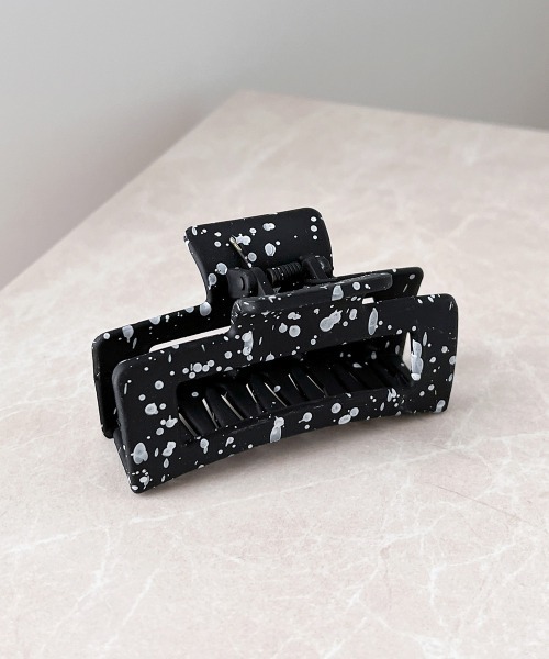 Bab（バブ）の「テラゾーパターンヘアクリップ（バレッタ/ヘアクリップ・レディース・ホワイト/ブラック・ONESIZE）」の4枚目の写真