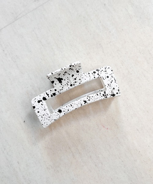 Bab（バブ）の「テラゾーパターンヘアクリップ（バレッタ/ヘアクリップ・レディース・ホワイト/ブラック・ONESIZE）」の5枚目の写真