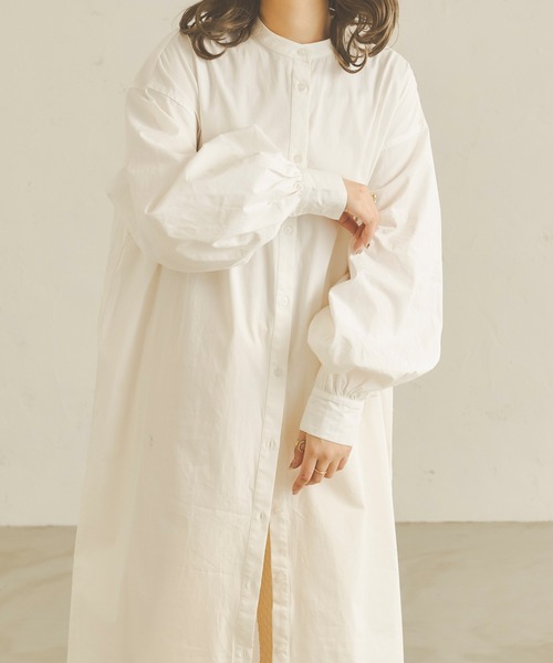 Ambre Neige(アンブルネージュ)の「袖ボリュームバンドカラーワンピース/【WEB/EC限定商品】(シャツワンピース・レディース・ダークブラウン/オフホワイト/ライトブラウン・FREE)」の6枚目の写真