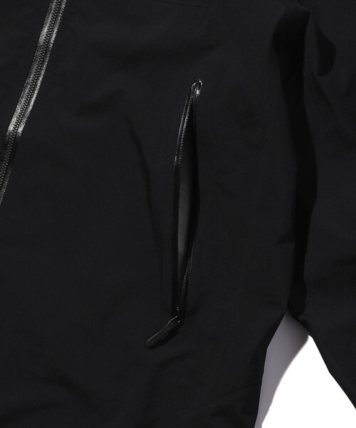 ARC'TERYX（アークテリクス）の「ARC'TERYX/アークテリクス BETA JACKET/ベータ ジャケット（ブルゾン・メンズ・ブラック/ダークネイビー/インディゴブルー・SMALL/MEDIUM/X-SMALL/LARGE/X-LARGE/XX-LARGE）」の15枚目の写真