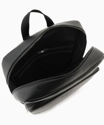 Calvin Klein（カルバン・クライン）の「MICRO PEBBLE スリム