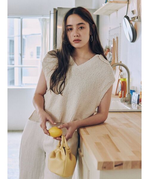 Ungrid（アングリッド）の「ギャザーハンドミニバッグ（ハンドバッグ・レディース・ブラック/オフホワイト/ピンク/イエロー/オレンジ・FREE）」の9枚目の写真