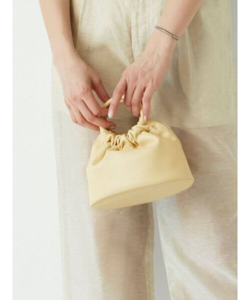 Ungrid（アングリッド）の「ギャザーハンドミニバッグ（ハンドバッグ・レディース・ブラック/オフホワイト/ピンク/イエロー/オレンジ・FREE）」の13枚目の写真