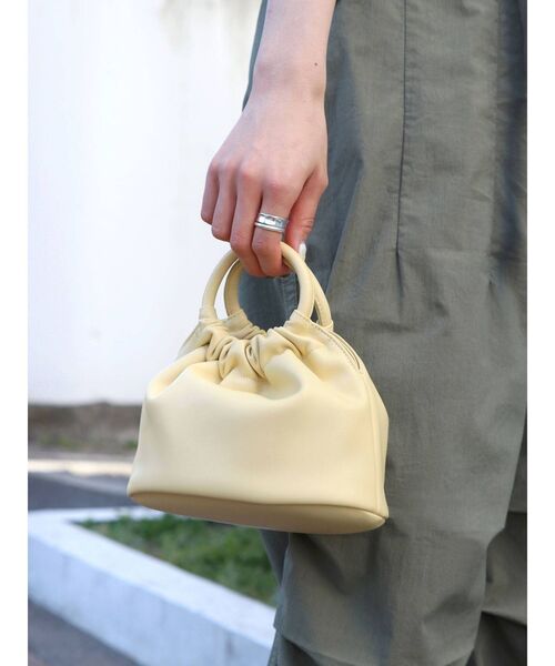 Ungrid（アングリッド）の「ギャザーハンドミニバッグ（ハンドバッグ・レディース・ブラック/オフホワイト/ピンク/イエロー/オレンジ・FREE）」の14枚目の写真